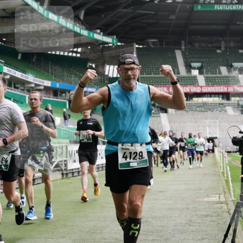 05.10.2025 - 20. swb-Marathon Bremen Michael Burmester http://msf.ph/oto/9330358 05.10.2025 13:02:24 Laufen im Stadion 97, 428, 518, 729, 772, 828, 843, 921, 1030, 1121, 1256, 1348, 1361, 1405, 1452, 1704, 1733, 1744, 1759, 1856, 1899, 1924, 2143, 2245, 2272, 2306, 2393, 2555, 2772, 2774, 2796, 2910, 2912, 3053, 3206, 3217, 3424, 3525, 3526, 3861, 3917, 3926, 3930, 4017, 4018, 4129, 4322, 4364, 4409, 4444, 4464, 4477, 4481, 4564, 4688, 4705, 4714, 4817, 4847, 4882, 4885, 4985, 5570, 5652, 5893, 5934, 6157, 6325, 6328, 6382, 7217, 7433, 7659, 152, 493, 1361, 1759, 1933 meine-sportfotos.de