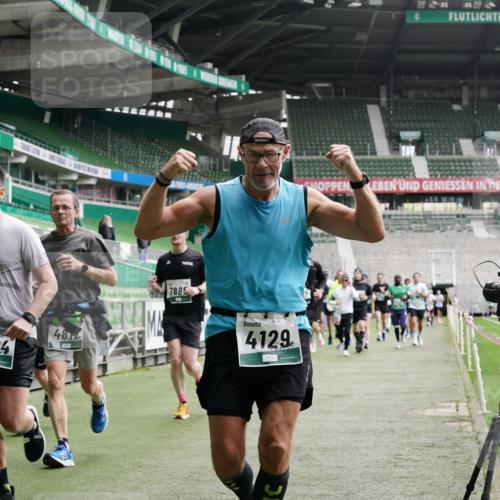 05.10.2025 - 20. swb-Marathon Bremen Michael Burmester http://msf.ph/oto/9330362 05.10.2025 13:02:24 Laufen im Stadion 97, 428, 518, 729, 772, 828, 843, 921, 1030, 1121, 1256, 1348, 1361, 1405, 1452, 1704, 1733, 1744, 1759, 1856, 1899, 1924, 2143, 2245, 2272, 2306, 2393, 2555, 2772, 2774, 2796, 2910, 2912, 3053, 3206, 3217, 3424, 3525, 3526, 3861, 3917, 3926, 3930, 4017, 4018, 4129, 4322, 4364, 4409, 4444, 4464, 4477, 4481, 4564, 4688, 4705, 4714, 4817, 4847, 4882, 4885, 4985, 5570, 5652, 5893, 5934, 6157, 6325, 6328, 6382, 7217, 7433, 7659, 152, 493, 1361, 1759, 1933 meine-sportfotos.de
