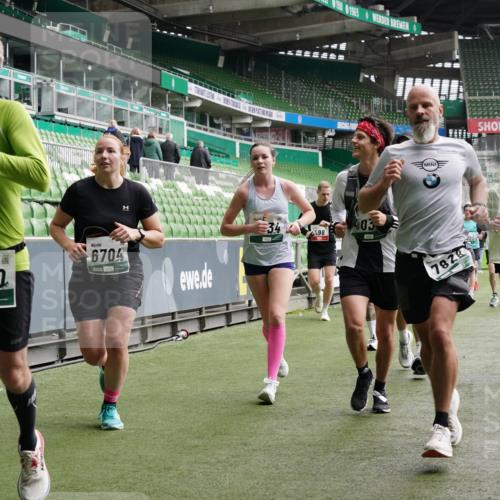 05.10.2025 - 20. swb-Marathon Bremen Michael Burmester http://msf.ph/oto/9330377 05.10.2025 13:00:25 Laufen im Stadion 47, 52, 271, 283, 491, 498, 575, 627, 694, 860, 954, 978, 1017, 1116, 1182, 1471, 1525, 1548, 1606, 1806, 1968, 2007, 2504, 2518, 2609, 2745, 2822, 2866, 2915, 3040, 3104, 3160, 3169, 3177, 3230, 3237, 3293, 3549, 3592, 3605, 3783, 4034, 4035, 4046, 4181, 4202, 4220, 4502, 4592, 4661, 4788, 4824, 4879, 5272, 5610, 5627, 5663, 5836, 5841, 6027, 6057, 6126, 6208, 6389, 6440, 6523, 6536, 6636, 6674, 6704, 6762, 6881, 7295, 7307, 7537, 7598, 7679, 8258, 8699 meine-sportfotos.de