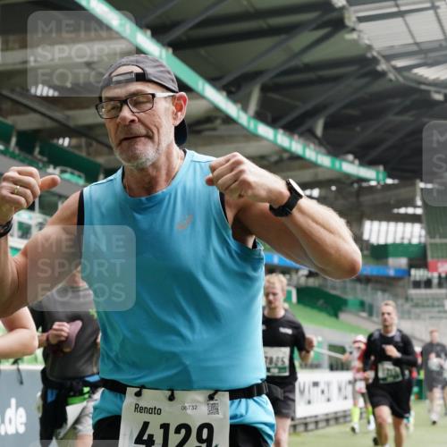 05.10.2025 - 20. swb-Marathon Bremen Michael Burmester http://msf.ph/oto/9330385 05.10.2025 13:02:25 Laufen im Stadion 97, 428, 518, 729, 772, 828, 843, 921, 1030, 1121, 1256, 1348, 1405, 1452, 1704, 1733, 1744, 1856, 1899, 1924, 2143, 2245, 2272, 2306, 2393, 2555, 2772, 2774, 2796, 2910, 2912, 3053, 3206, 3217, 3424, 3525, 3526, 3861, 3917, 3926, 3930, 4017, 4018, 4129, 4322, 4364, 4409, 4444, 4464, 4477, 4481, 4564, 4688, 4705, 4714, 4817, 4847, 4885, 4985, 5570, 5652, 5893, 5934, 6157, 6325, 6328, 6382, 7217, 7433, 7659, 152, 493, 1361, 1759, 1933 meine-sportfotos.de