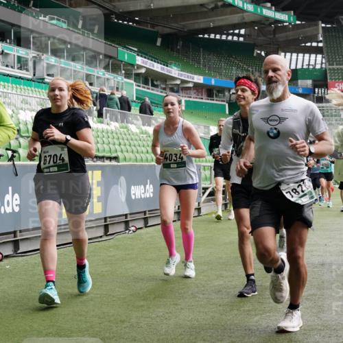 05.10.2025 - 20. swb-Marathon Bremen Michael Burmester http://msf.ph/oto/9330386 05.10.2025 13:00:25 Laufen im Stadion 47, 52, 271, 283, 491, 498, 575, 627, 694, 860, 954, 978, 1017, 1116, 1182, 1471, 1525, 1548, 1606, 1806, 1968, 2007, 2504, 2518, 2609, 2745, 2822, 2866, 2915, 3040, 3104, 3160, 3169, 3177, 3230, 3237, 3293, 3549, 3592, 3605, 3783, 4034, 4035, 4046, 4181, 4202, 4220, 4502, 4592, 4661, 4788, 4824, 4879, 5272, 5610, 5627, 5663, 5836, 5841, 6027, 6057, 6126, 6208, 6389, 6440, 6523, 6536, 6636, 6674, 6704, 6762, 6881, 7295, 7307, 7537, 7598, 7679, 8258, 8699 meine-sportfotos.de