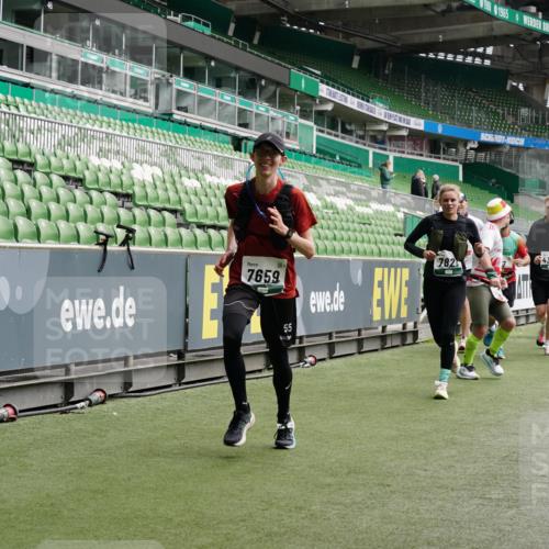 05.10.2025 - 20. swb-Marathon Bremen Michael Burmester http://msf.ph/oto/9330419 05.10.2025 13:02:28 Laufen im Stadion 97, 293, 428, 518, 721, 729, 772, 828, 843, 921, 1030, 1121, 1256, 1348, 1405, 1452, 1704, 1733, 1744, 1856, 1899, 1924, 2143, 2245, 2272, 2306, 2393, 2772, 2774, 2910, 2912, 3053, 3206, 3217, 3424, 3525, 3526, 3861, 3917, 3926, 3930, 4017, 4018, 4129, 4322, 4409, 4444, 4464, 4477, 4481, 4564, 4688, 4705, 4714, 4817, 4847, 4885, 4985, 5652, 5755, 5893, 5934, 6157, 6325, 6328, 6382, 7217, 7433, 7659, 8957, 152, 493, 1361, 1759, 1933, 2245, 2555, 2796 meine-sportfotos.de