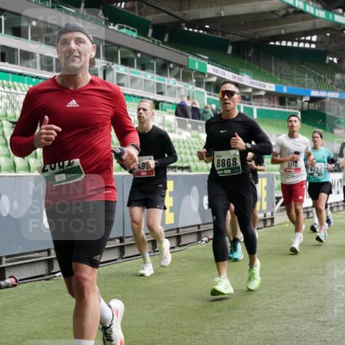 05.10.2025 - 20. swb-Marathon Bremen Michael Burmester http://msf.ph/oto/9330427 05.10.2025 13:00:28 Laufen im Stadion 47, 52, 271, 283, 491, 498, 575, 627, 694, 860, 954, 978, 1017, 1116, 1182, 1423, 1471, 1525, 1548, 1606, 1806, 1968, 2007, 2504, 2518, 2609, 2745, 2806, 2822, 2915, 3040, 3104, 3160, 3169, 3177, 3230, 3237, 3293, 3549, 3605, 3783, 4034, 4035, 4046, 4181, 4202, 4216, 4220, 4502, 4592, 4661, 4788, 4824, 4879, 5183, 5272, 5329, 5610, 5627, 5663, 5836, 5841, 6027, 6057, 6126, 6208, 6389, 6440, 6523, 6536, 6636, 6674, 6704, 6762, 6881, 7295, 7307, 7537, 7598, 7679, 8258 meine-sportfotos.de