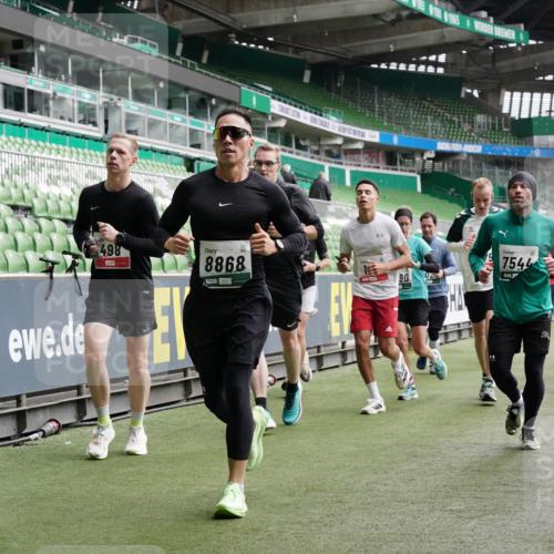 05.10.2025 - 20. swb-Marathon Bremen Michael Burmester http://msf.ph/oto/9330431 05.10.2025 13:00:29 Laufen im Stadion 47, 52, 271, 283, 491, 498, 575, 627, 694, 860, 954, 978, 1017, 1116, 1182, 1423, 1471, 1525, 1548, 1606, 1806, 1968, 2007, 2504, 2518, 2609, 2668, 2745, 2806, 2822, 2915, 3040, 3104, 3160, 3169, 3177, 3230, 3237, 3293, 3549, 3605, 3783, 4034, 4035, 4046, 4181, 4202, 4216, 4220, 4502, 4592, 4661, 4788, 4824, 4879, 5183, 5272, 5329, 5610, 5627, 5663, 5836, 5841, 6027, 6057, 6126, 6208, 6389, 6440, 6523, 6536, 6636, 6674, 6704, 6762, 6881, 7295, 7307, 7537, 7598, 7679, 8258 meine-sportfotos.de