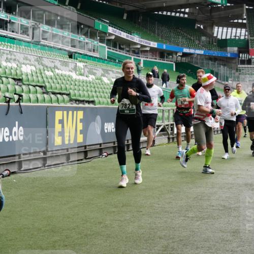 05.10.2025 - 20. swb-Marathon Bremen Michael Burmester http://msf.ph/oto/9330432 05.10.2025 13:02:29 Laufen im Stadion 97, 293, 428, 518, 721, 729, 772, 828, 843, 921, 1030, 1121, 1256, 1348, 1405, 1452, 1704, 1733, 1744, 1856, 1899, 1924, 1944, 2143, 2272, 2306, 2393, 2772, 2774, 2910, 2912, 3053, 3206, 3217, 3424, 3525, 3526, 3861, 3917, 3926, 3930, 4017, 4018, 4129, 4322, 4409, 4444, 4464, 4477, 4481, 4564, 4688, 4705, 4714, 4817, 4847, 4885, 4985, 5652, 5755, 5893, 5934, 6157, 6325, 6328, 6382, 7217, 7433, 7659, 8957, 152, 493, 1361, 1759, 1933, 2245, 2555, 2796 meine-sportfotos.de