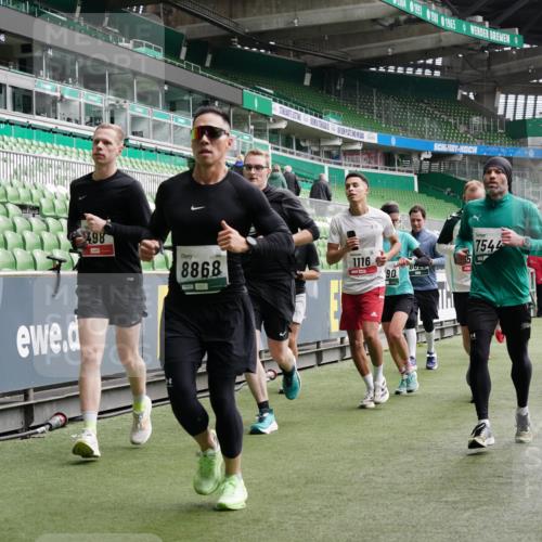 05.10.2025 - 20. swb-Marathon Bremen Michael Burmester http://msf.ph/oto/9330435 05.10.2025 13:00:29 Laufen im Stadion 47, 52, 271, 283, 491, 498, 575, 627, 694, 860, 954, 978, 1017, 1116, 1182, 1423, 1471, 1525, 1548, 1606, 1806, 1968, 2007, 2504, 2518, 2609, 2668, 2745, 2806, 2822, 2915, 3040, 3104, 3160, 3169, 3177, 3230, 3237, 3293, 3549, 3605, 3783, 4034, 4035, 4046, 4181, 4202, 4216, 4220, 4502, 4592, 4661, 4788, 4824, 4879, 5183, 5272, 5329, 5610, 5627, 5663, 5836, 5841, 6027, 6057, 6126, 6208, 6389, 6440, 6523, 6536, 6636, 6674, 6704, 6762, 6881, 7295, 7307, 7537, 7598, 7679, 8258 meine-sportfotos.de