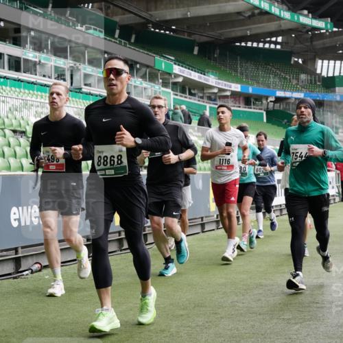 05.10.2025 - 20. swb-Marathon Bremen Michael Burmester http://msf.ph/oto/9330439 05.10.2025 13:00:29 Laufen im Stadion 47, 52, 271, 283, 491, 498, 575, 627, 694, 860, 954, 978, 1017, 1116, 1182, 1423, 1471, 1525, 1548, 1606, 1806, 1968, 2007, 2504, 2518, 2609, 2668, 2745, 2806, 2822, 2915, 3040, 3104, 3160, 3169, 3177, 3230, 3237, 3293, 3549, 3605, 3783, 4034, 4035, 4046, 4181, 4202, 4216, 4220, 4502, 4592, 4661, 4788, 4824, 4879, 5183, 5272, 5329, 5610, 5627, 5663, 5836, 5841, 6027, 6057, 6126, 6208, 6389, 6440, 6523, 6536, 6636, 6674, 6704, 6762, 6881, 7295, 7307, 7537, 7598, 7679, 8258 meine-sportfotos.de