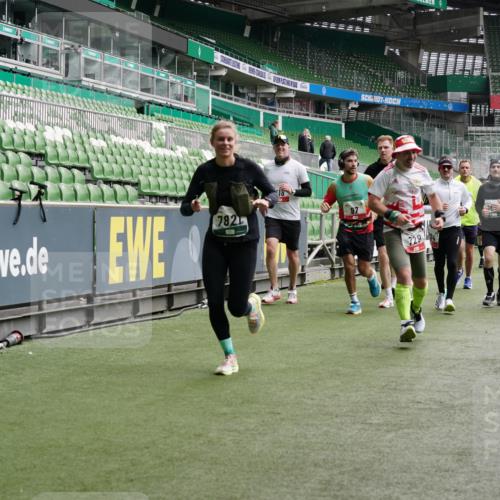 05.10.2025 - 20. swb-Marathon Bremen Michael Burmester http://msf.ph/oto/9330440 05.10.2025 13:02:29 Laufen im Stadion 97, 293, 428, 518, 721, 729, 772, 828, 843, 921, 1030, 1121, 1256, 1348, 1405, 1452, 1704, 1733, 1744, 1856, 1899, 1924, 1944, 2143, 2272, 2306, 2393, 2772, 2774, 2910, 2912, 3053, 3206, 3217, 3424, 3525, 3526, 3861, 3917, 3926, 3930, 4017, 4018, 4129, 4322, 4409, 4444, 4464, 4477, 4481, 4564, 4688, 4705, 4714, 4817, 4847, 4885, 4985, 5652, 5755, 5893, 5934, 6157, 6325, 6328, 6382, 7217, 7433, 7659, 8957, 152, 493, 1361, 1759, 1933, 2245, 2555, 2796 meine-sportfotos.de