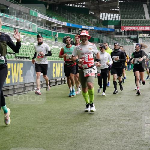 05.10.2025 - 20. swb-Marathon Bremen Michael Burmester http://msf.ph/oto/9330448 05.10.2025 13:02:30 Laufen im Stadion 97, 293, 428, 518, 721, 729, 772, 828, 843, 921, 1030, 1121, 1256, 1348, 1405, 1452, 1704, 1733, 1744, 1856, 1899, 1924, 1944, 2143, 2272, 2306, 2393, 2772, 2774, 2910, 2912, 3053, 3206, 3217, 3424, 3525, 3526, 3861, 3917, 3926, 3930, 4017, 4018, 4129, 4322, 4409, 4444, 4464, 4477, 4481, 4564, 4688, 4705, 4714, 4817, 4847, 4885, 4985, 5652, 5755, 5893, 5934, 6157, 6325, 6328, 6382, 7217, 7433, 7659, 8526, 8957, 152, 493, 1361, 1759, 1933, 2245, 2555, 2796 meine-sportfotos.de