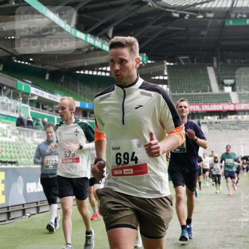 05.10.2025 - 20. swb-Marathon Bremen Michael Burmester http://msf.ph/oto/9330455 05.10.2025 13:00:31 Laufen im Stadion 47, 52, 72, 271, 283, 491, 498, 575, 627, 694, 860, 954, 1017, 1116, 1182, 1423, 1471, 1525, 1606, 1806, 1968, 2007, 2504, 2518, 2609, 2668, 2745, 2806, 2822, 2915, 3040, 3104, 3160, 3169, 3177, 3230, 3237, 3293, 3549, 3605, 3783, 3979, 4034, 4035, 4046, 4181, 4202, 4216, 4220, 4502, 4592, 4661, 4788, 4824, 4879, 5183, 5272, 5329, 5610, 5627, 5663, 5836, 5841, 6027, 6057, 6126, 6208, 6389, 6440, 6523, 6536, 6636, 6674, 6704, 6762, 6881, 7295, 7307, 7537, 7598, 7679 meine-sportfotos.de