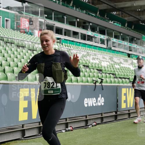 05.10.2025 - 20. swb-Marathon Bremen Michael Burmester http://msf.ph/oto/9330456 05.10.2025 13:02:31 Laufen im Stadion 97, 293, 428, 518, 616, 721, 729, 772, 828, 843, 921, 1030, 1121, 1256, 1348, 1405, 1452, 1704, 1733, 1744, 1856, 1899, 1924, 1944, 2143, 2272, 2306, 2393, 2772, 2774, 2910, 2912, 3053, 3206, 3217, 3424, 3525, 3526, 3861, 3917, 3926, 3930, 4017, 4018, 4129, 4322, 4409, 4444, 4464, 4477, 4481, 4564, 4688, 4705, 4714, 4817, 4847, 4885, 4985, 5652, 5755, 5884, 5893, 5934, 6157, 6325, 6328, 6382, 7217, 7433, 7659, 8526, 8957, 152, 428, 493, 1361, 1759, 1933, 2245, 2555, 2796 meine-sportfotos.de