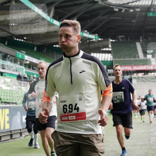 05.10.2025 - 20. swb-Marathon Bremen Michael Burmester http://msf.ph/oto/9330463 05.10.2025 13:00:31 Laufen im Stadion 47, 52, 72, 271, 283, 491, 498, 575, 627, 694, 860, 954, 1017, 1116, 1182, 1423, 1471, 1525, 1606, 1806, 1968, 2007, 2504, 2518, 2609, 2668, 2745, 2806, 2822, 2915, 3040, 3104, 3160, 3169, 3177, 3230, 3237, 3293, 3549, 3605, 3783, 3979, 4034, 4035, 4046, 4181, 4202, 4216, 4220, 4502, 4592, 4661, 4788, 4824, 4879, 5183, 5272, 5329, 5610, 5627, 5663, 5836, 5841, 6027, 6057, 6126, 6208, 6389, 6440, 6523, 6536, 6636, 6674, 6704, 6762, 6881, 7295, 7307, 7537, 7598, 7679 meine-sportfotos.de