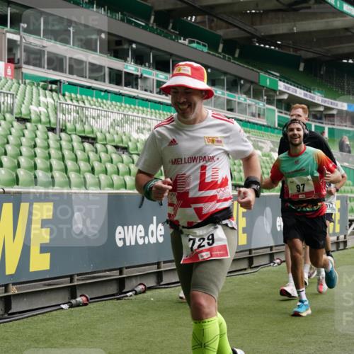 05.10.2025 - 20. swb-Marathon Bremen Michael Burmester http://msf.ph/oto/9330464 05.10.2025 13:02:32 Laufen im Stadion 97, 293, 518, 616, 721, 729, 772, 828, 843, 921, 1030, 1121, 1256, 1348, 1405, 1452, 1704, 1733, 1744, 1856, 1899, 1924, 1944, 2143, 2272, 2306, 2393, 2772, 2774, 2910, 2912, 3053, 3206, 3217, 3424, 3525, 3526, 3861, 3917, 3926, 3930, 4017, 4018, 4129, 4322, 4409, 4444, 4464, 4477, 4481, 4564, 4688, 4705, 4714, 4817, 4847, 4885, 4985, 5652, 5755, 5884, 5893, 5934, 6157, 6325, 6328, 6382, 7217, 7407, 7433, 7659, 8526, 8957, 152, 428, 493, 1361, 1759, 1933, 2245, 2555, 2796 meine-sportfotos.de