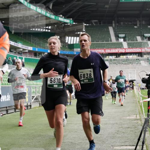 05.10.2025 - 20. swb-Marathon Bremen Michael Burmester http://msf.ph/oto/9330471 05.10.2025 13:00:32 Laufen im Stadion 47, 52, 72, 271, 283, 491, 498, 575, 627, 694, 860, 954, 1017, 1116, 1182, 1423, 1471, 1525, 1606, 1806, 1968, 2007, 2446, 2504, 2518, 2609, 2668, 2745, 2806, 2822, 2915, 3040, 3104, 3160, 3169, 3177, 3230, 3237, 3293, 3549, 3605, 3783, 3979, 4034, 4035, 4046, 4181, 4202, 4216, 4220, 4502, 4592, 4661, 4788, 4824, 4879, 5183, 5272, 5329, 5610, 5627, 5663, 5836, 5841, 6027, 6057, 6126, 6208, 6389, 6440, 6523, 6536, 6636, 6674, 6704, 6762, 6881, 7307, 7537, 7598, 7679 meine-sportfotos.de