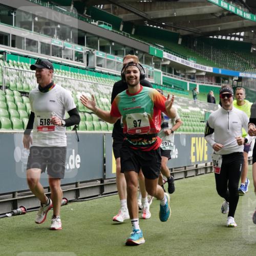05.10.2025 - 20. swb-Marathon Bremen Michael Burmester http://msf.ph/oto/9330472 05.10.2025 13:02:32 Laufen im Stadion 97, 293, 518, 616, 721, 729, 772, 828, 843, 921, 1030, 1121, 1256, 1348, 1405, 1452, 1704, 1733, 1744, 1856, 1899, 1924, 1944, 2143, 2272, 2306, 2393, 2772, 2774, 2910, 2912, 3053, 3206, 3217, 3424, 3525, 3526, 3861, 3917, 3926, 3930, 4017, 4018, 4129, 4322, 4409, 4444, 4464, 4477, 4481, 4564, 4688, 4705, 4714, 4817, 4847, 4885, 4985, 5652, 5755, 5884, 5893, 5934, 6157, 6325, 6328, 6382, 7217, 7407, 7433, 7659, 8526, 8957, 152, 428, 493, 1361, 1759, 1933, 2245, 2555, 2796 meine-sportfotos.de