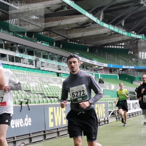 05.10.2025 - 20. swb-Marathon Bremen Michael Burmester http://msf.ph/oto/9330486 05.10.2025 13:00:34 Laufen im Stadion 47, 52, 72, 271, 283, 491, 498, 575, 627, 694, 860, 954, 1017, 1116, 1182, 1423, 1471, 1606, 1806, 1968, 2007, 2446, 2504, 2518, 2609, 2668, 2745, 2806, 2822, 2915, 3040, 3104, 3160, 3169, 3177, 3230, 3237, 3293, 3549, 3604, 3605, 3783, 3979, 4034, 4035, 4046, 4181, 4202, 4216, 4502, 4592, 4661, 4788, 4824, 4879, 5183, 5272, 5329, 5610, 5627, 5663, 5836, 5841, 6027, 6057, 6126, 6208, 6389, 6440, 6523, 6536, 6636, 6674, 6704, 6762, 6881, 7307, 7537, 7598 meine-sportfotos.de