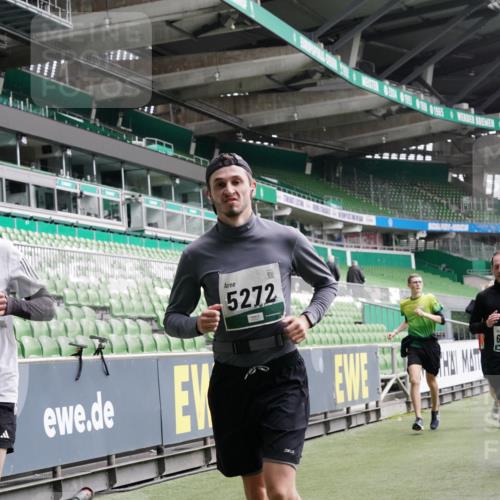 05.10.2025 - 20. swb-Marathon Bremen Michael Burmester http://msf.ph/oto/9330490 05.10.2025 13:00:34 Laufen im Stadion 47, 52, 72, 271, 283, 491, 498, 575, 627, 694, 860, 954, 1017, 1116, 1182, 1423, 1471, 1606, 1806, 1968, 2007, 2446, 2504, 2518, 2609, 2668, 2745, 2806, 2822, 2915, 3040, 3104, 3160, 3169, 3177, 3230, 3237, 3293, 3549, 3604, 3605, 3783, 3979, 4034, 4035, 4046, 4181, 4202, 4216, 4502, 4592, 4661, 4788, 4824, 4879, 5183, 5272, 5329, 5610, 5627, 5663, 5836, 5841, 6027, 6057, 6126, 6208, 6389, 6440, 6523, 6536, 6636, 6674, 6704, 6762, 6881, 7307, 7537, 7598 meine-sportfotos.de