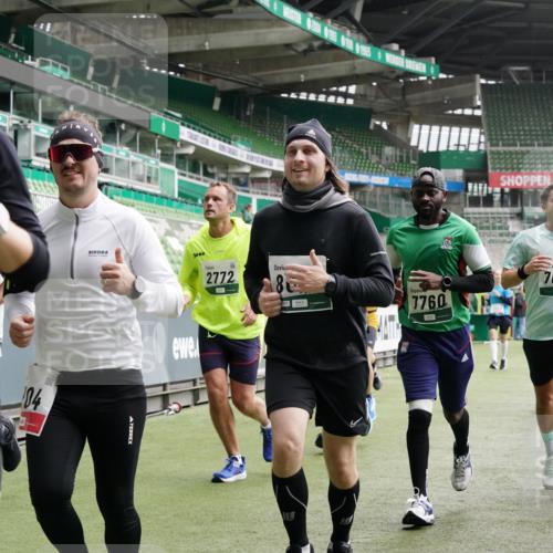 05.10.2025 - 20. swb-Marathon Bremen Michael Burmester http://msf.ph/oto/9330493 05.10.2025 13:02:34 Laufen im Stadion 97, 293, 518, 616, 721, 729, 772, 828, 843, 921, 1030, 1121, 1256, 1348, 1405, 1452, 1704, 1733, 1744, 1856, 1899, 1924, 1944, 2143, 2272, 2306, 2393, 2772, 2774, 2910, 2912, 3206, 3217, 3424, 3525, 3526, 3861, 3917, 3926, 3930, 4017, 4018, 4129, 4322, 4409, 4444, 4464, 4477, 4481, 4564, 4688, 4705, 4714, 4817, 4847, 4885, 4985, 5652, 5755, 5884, 5893, 5934, 6157, 6325, 6328, 6382, 7217, 7407, 7433, 7659, 8526, 8957, 428, 493, 1361, 1759, 1933, 2245, 2555, 2796 meine-sportfotos.de