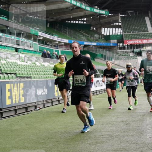 05.10.2025 - 20. swb-Marathon Bremen Michael Burmester http://msf.ph/oto/9330502 05.10.2025 13:00:35 Laufen im Stadion 47, 52, 72, 271, 283, 491, 498, 575, 627, 694, 860, 1017, 1116, 1182, 1423, 1471, 1606, 1806, 1968, 2007, 2446, 2504, 2518, 2609, 2668, 2745, 2806, 2822, 2915, 3040, 3104, 3160, 3169, 3177, 3230, 3237, 3293, 3549, 3604, 3605, 3979, 4034, 4035, 4046, 4181, 4202, 4216, 4502, 4592, 4661, 4788, 4824, 4879, 5011, 5183, 5272, 5329, 5610, 5627, 5663, 5836, 5841, 6027, 6057, 6126, 6208, 6389, 6440, 6523, 6536, 6636, 6674, 6704, 6762, 6881, 7307, 7537, 7598 meine-sportfotos.de