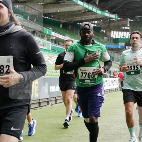 05.10.2025 - 20. swb-Marathon Bremen Michael Burmester http://msf.ph/oto/9330505 05.10.2025 13:02:35 Laufen im Stadion 97, 293, 518, 616, 721, 729, 772, 828, 843, 921, 1030, 1121, 1256, 1348, 1405, 1452, 1704, 1733, 1744, 1856, 1899, 1924, 1944, 2143, 2272, 2306, 2393, 2772, 2774, 2910, 2912, 3206, 3217, 3424, 3525, 3526, 3861, 3917, 3926, 3930, 4017, 4018, 4129, 4321, 4322, 4444, 4464, 4477, 4481, 4564, 4688, 4705, 4714, 4817, 4847, 4885, 4985, 5652, 5755, 5884, 5893, 6157, 6325, 6328, 6382, 7217, 7407, 7433, 7659, 8526, 8957, 428, 493, 1361, 1759, 1933, 2245, 2555, 2796 meine-sportfotos.de