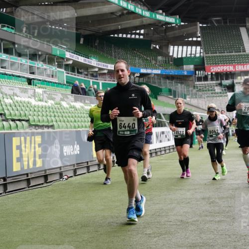 05.10.2025 - 20. swb-Marathon Bremen Michael Burmester http://msf.ph/oto/9330506 05.10.2025 13:00:35 Laufen im Stadion 47, 52, 72, 271, 283, 491, 498, 575, 627, 694, 860, 1017, 1116, 1182, 1423, 1471, 1606, 1806, 1968, 2007, 2446, 2504, 2518, 2609, 2668, 2745, 2806, 2822, 2915, 3040, 3104, 3160, 3169, 3177, 3230, 3237, 3293, 3549, 3604, 3605, 3979, 4034, 4035, 4046, 4181, 4202, 4216, 4502, 4592, 4661, 4788, 4824, 4879, 5011, 5183, 5272, 5329, 5610, 5627, 5663, 5836, 5841, 6027, 6057, 6126, 6208, 6389, 6440, 6523, 6536, 6636, 6674, 6704, 6762, 6881, 7307, 7537, 7598 meine-sportfotos.de