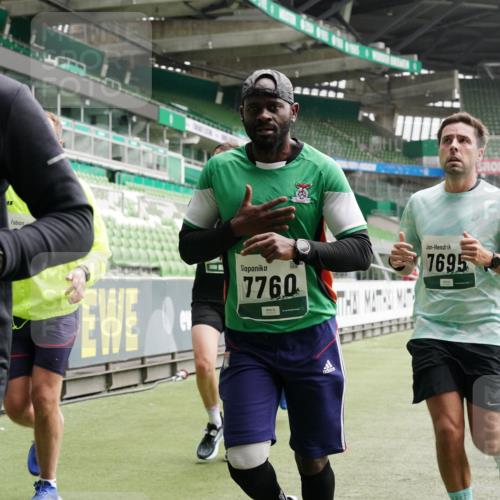 05.10.2025 - 20. swb-Marathon Bremen Michael Burmester http://msf.ph/oto/9330513 05.10.2025 13:02:35 Laufen im Stadion 97, 293, 518, 616, 721, 729, 772, 828, 843, 921, 1030, 1121, 1256, 1348, 1405, 1452, 1704, 1733, 1744, 1856, 1899, 1924, 1944, 2143, 2272, 2306, 2393, 2772, 2774, 2910, 2912, 3206, 3217, 3424, 3525, 3526, 3861, 3917, 3926, 3930, 4017, 4018, 4129, 4321, 4322, 4444, 4464, 4477, 4481, 4564, 4688, 4705, 4714, 4817, 4847, 4885, 4985, 5652, 5755, 5884, 5893, 6157, 6325, 6328, 6382, 7217, 7407, 7433, 7659, 8526, 8957, 428, 493, 1361, 1759, 1933, 2245, 2555, 2796 meine-sportfotos.de