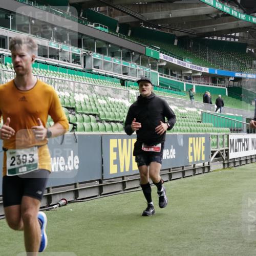 05.10.2025 - 20. swb-Marathon Bremen Michael Burmester http://msf.ph/oto/9330533 05.10.2025 13:02:37 Laufen im Stadion 97, 293, 518, 616, 721, 729, 772, 828, 843, 921, 1030, 1121, 1256, 1348, 1405, 1452, 1704, 1733, 1744, 1856, 1899, 1924, 1944, 2143, 2272, 2306, 2393, 2772, 2774, 2910, 2912, 3206, 3217, 3424, 3525, 3526, 3861, 3917, 3926, 3930, 4017, 4018, 4129, 4321, 4322, 4444, 4464, 4477, 4481, 4564, 4688, 4705, 4714, 4817, 4847, 4885, 4985, 5652, 5755, 5884, 5893, 6157, 6325, 6328, 6382, 7217, 7407, 7433, 7659, 8526, 8957, 428, 493, 1361, 1759, 1933, 2245, 2555, 2796 meine-sportfotos.de