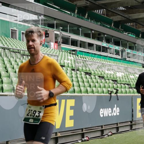 05.10.2025 - 20. swb-Marathon Bremen Michael Burmester http://msf.ph/oto/9330537 05.10.2025 13:02:37 Laufen im Stadion 97, 293, 518, 616, 721, 729, 772, 828, 843, 921, 1030, 1121, 1256, 1348, 1405, 1452, 1704, 1733, 1744, 1856, 1899, 1924, 1944, 2143, 2272, 2306, 2393, 2772, 2774, 2910, 2912, 3206, 3217, 3424, 3525, 3526, 3861, 3917, 3926, 3930, 4017, 4018, 4129, 4321, 4322, 4444, 4464, 4477, 4481, 4564, 4688, 4705, 4714, 4817, 4847, 4885, 4985, 5652, 5755, 5884, 5893, 6157, 6325, 6328, 6382, 7217, 7407, 7433, 7659, 8526, 8957, 428, 493, 1361, 1759, 1933, 2245, 2555, 2796 meine-sportfotos.de