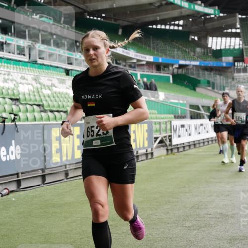 05.10.2025 - 20. swb-Marathon Bremen Michael Burmester http://msf.ph/oto/9330538 05.10.2025 13:00:39 Laufen im Stadion 47, 52, 72, 271, 283, 491, 498, 575, 627, 694, 860, 1017, 1116, 1182, 1423, 1471, 1606, 1806, 1968, 2007, 2369, 2446, 2504, 2518, 2661, 2668, 2706, 2745, 2806, 2822, 2915, 3040, 3104, 3160, 3177, 3237, 3293, 3360, 3549, 3604, 3605, 3979, 4034, 4035, 4046, 4202, 4216, 4263, 4502, 4592, 4661, 4788, 4824, 4879, 5011, 5183, 5272, 5329, 5610, 5627, 5663, 5836, 5841, 6027, 6057, 6126, 6208, 6389, 6440, 6523, 6636, 6704, 6762, 6881, 7537, 7598 meine-sportfotos.de