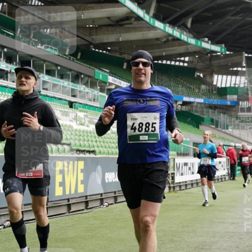 05.10.2025 - 20. swb-Marathon Bremen Michael Burmester http://msf.ph/oto/9330545 05.10.2025 13:02:38 Laufen im Stadion 97, 293, 518, 616, 721, 729, 772, 828, 843, 921, 1030, 1121, 1256, 1348, 1405, 1452, 1704, 1733, 1744, 1856, 1899, 1924, 1944, 2143, 2272, 2306, 2357, 2393, 2772, 2774, 2910, 2912, 3206, 3217, 3424, 3525, 3526, 3861, 3917, 3926, 3930, 4017, 4018, 4129, 4321, 4322, 4444, 4464, 4477, 4481, 4564, 4688, 4714, 4817, 4847, 4885, 4985, 5652, 5755, 5884, 5893, 6157, 6325, 6328, 6382, 7217, 7407, 7433, 7659, 8526, 8957, 428, 493, 772, 1030, 1361, 1759, 1933, 2245, 2555, 2796, 2910 meine-sportfotos.de