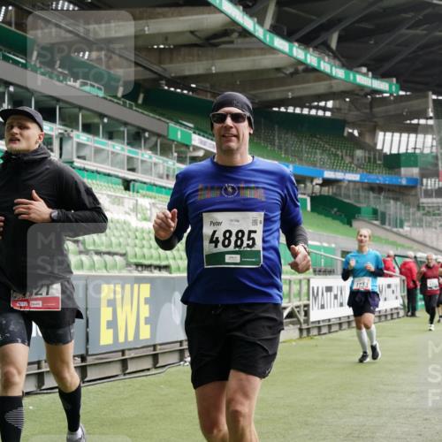 05.10.2025 - 20. swb-Marathon Bremen Michael Burmester http://msf.ph/oto/9330549 05.10.2025 13:02:38 Laufen im Stadion 97, 293, 518, 616, 721, 729, 772, 828, 843, 921, 1030, 1121, 1256, 1348, 1405, 1452, 1704, 1733, 1744, 1856, 1899, 1924, 1944, 2143, 2272, 2306, 2357, 2393, 2772, 2774, 2910, 2912, 3206, 3217, 3424, 3525, 3526, 3861, 3917, 3926, 3930, 4017, 4018, 4129, 4321, 4322, 4444, 4464, 4477, 4481, 4564, 4688, 4714, 4817, 4847, 4885, 4985, 5652, 5755, 5884, 5893, 6157, 6325, 6328, 6382, 7217, 7407, 7433, 7659, 8526, 8957, 428, 493, 772, 1030, 1361, 1759, 1933, 2245, 2555, 2796, 2910 meine-sportfotos.de