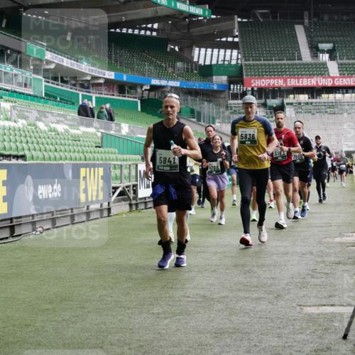 05.10.2025 - 20. swb-Marathon Bremen Michael Burmester http://msf.ph/oto/9330550 05.10.2025 13:00:40 Laufen im Stadion 47, 52, 72, 271, 283, 491, 498, 575, 627, 694, 1017, 1116, 1182, 1423, 1471, 1606, 1806, 1968, 1998, 2007, 2196, 2369, 2446, 2504, 2518, 2661, 2668, 2706, 2745, 2806, 2822, 2915, 3040, 3104, 3160, 3177, 3237, 3293, 3360, 3549, 3604, 3605, 3979, 4034, 4035, 4046, 4202, 4216, 4263, 4502, 4592, 4661, 4788, 4824, 4879, 5011, 5183, 5272, 5329, 5610, 5627, 5663, 5836, 5841, 6027, 6057, 6126, 6208, 6389, 6440, 6523, 6636, 6704, 6762, 6881, 7537, 7598 meine-sportfotos.de