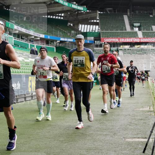 05.10.2025 - 20. swb-Marathon Bremen Michael Burmester http://msf.ph/oto/9330562 05.10.2025 13:00:42 Laufen im Stadion 47, 52, 72, 271, 283, 491, 498, 575, 627, 694, 1017, 1116, 1182, 1423, 1471, 1606, 1806, 1968, 1973, 1998, 2007, 2196, 2369, 2446, 2504, 2518, 2661, 2668, 2706, 2745, 2806, 2822, 2915, 3040, 3160, 3177, 3237, 3293, 3360, 3549, 3604, 3605, 3979, 4034, 4035, 4046, 4202, 4216, 4263, 4502, 4592, 4661, 4788, 4824, 4879, 5011, 5183, 5272, 5329, 5610, 5627, 5663, 5836, 5841, 6027, 6057, 6126, 6208, 6389, 6440, 6523, 6636, 6704, 6762, 6881, 7537, 7598 meine-sportfotos.de