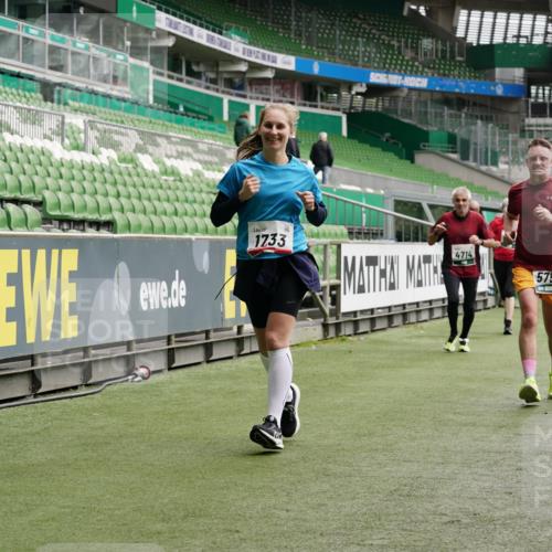 05.10.2025 - 20. swb-Marathon Bremen Michael Burmester http://msf.ph/oto/9330565 05.10.2025 13:02:40 Laufen im Stadion 97, 293, 518, 616, 721, 729, 828, 843, 921, 1121, 1256, 1348, 1405, 1452, 1704, 1733, 1744, 1856, 1899, 1924, 1944, 2143, 2272, 2306, 2357, 2393, 2772, 2774, 2912, 3217, 3424, 3525, 3526, 3861, 3917, 3926, 3930, 4018, 4129, 4321, 4322, 4444, 4464, 4477, 4481, 4564, 4688, 4714, 4817, 4847, 4885, 4985, 5652, 5755, 5884, 5893, 6325, 6328, 6382, 7217, 7407, 7433, 7659, 8375, 8526, 8957, 428, 493, 772, 1030, 1348, 1361, 1452, 1759, 1933, 2245, 2555, 2796, 2910 meine-sportfotos.de