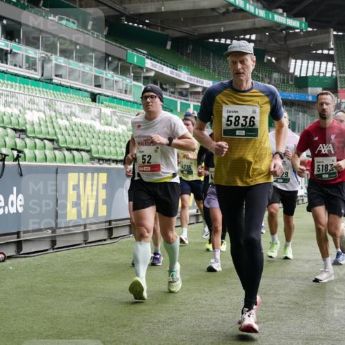 05.10.2025 - 20. swb-Marathon Bremen Michael Burmester http://msf.ph/oto/9330574 05.10.2025 13:00:43 Laufen im Stadion 47, 52, 72, 271, 283, 491, 498, 575, 627, 694, 1017, 1116, 1182, 1273, 1423, 1471, 1606, 1806, 1968, 1973, 1998, 2007, 2196, 2369, 2446, 2504, 2518, 2661, 2668, 2706, 2745, 2806, 2822, 2915, 3040, 3160, 3177, 3237, 3293, 3360, 3549, 3604, 3605, 3979, 4034, 4035, 4046, 4202, 4216, 4263, 4502, 4592, 4661, 4788, 4824, 4879, 5011, 5183, 5272, 5329, 5610, 5627, 5663, 5836, 5841, 6027, 6057, 6208, 6389, 6440, 6523, 6636, 6704, 6762, 6881, 7537, 7598 meine-sportfotos.de