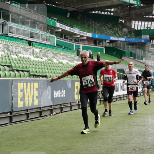 05.10.2025 - 20. swb-Marathon Bremen Michael Burmester http://msf.ph/oto/9330592 05.10.2025 13:02:44 Laufen im Stadion 97, 293, 518, 616, 721, 729, 764, 828, 843, 921, 1121, 1405, 1670, 1704, 1733, 1744, 1836, 1899, 1924, 1944, 2143, 2272, 2306, 2357, 2393, 2772, 2774, 2984, 3147, 3217, 3424, 3861, 3917, 3926, 3930, 4026, 4129, 4321, 4322, 4444, 4464, 4477, 4481, 4564, 4688, 4714, 4817, 4847, 4885, 4985, 5652, 5755, 5884, 5893, 6215, 6325, 6328, 6382, 6481, 6666, 7217, 7407, 7433, 7659, 8375, 8526, 8957, 428, 772, 1030, 1256, 1348, 1361, 1452, 1759, 1856, 1899, 2245, 2306, 2555, 2796, 2910 meine-sportfotos.de