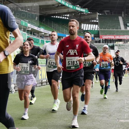 05.10.2025 - 20. swb-Marathon Bremen Michael Burmester http://msf.ph/oto/9330599 05.10.2025 13:00:44 Laufen im Stadion 47, 52, 72, 156, 271, 283, 491, 498, 575, 627, 694, 1017, 1116, 1182, 1273, 1423, 1471, 1606, 1806, 1968, 1973, 1998, 2007, 2196, 2369, 2446, 2504, 2518, 2661, 2668, 2706, 2745, 2806, 2822, 2915, 3040, 3160, 3177, 3237, 3293, 3360, 3549, 3604, 3605, 3979, 4034, 4035, 4046, 4202, 4216, 4263, 4502, 4592, 4661, 4788, 4879, 5011, 5183, 5272, 5329, 5610, 5627, 5663, 5836, 5841, 6027, 6057, 6208, 6389, 6440, 6523, 6636, 6704, 6762, 6881, 7537 meine-sportfotos.de