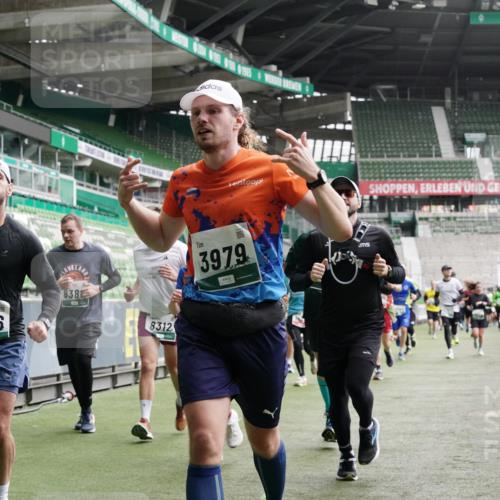 05.10.2025 - 20. swb-Marathon Bremen Michael Burmester http://msf.ph/oto/9330617 05.10.2025 13:00:46 Laufen im Stadion 47, 52, 72, 156, 271, 283, 491, 498, 575, 627, 694, 1017, 1116, 1182, 1273, 1423, 1471, 1606, 1806, 1968, 1973, 1998, 2007, 2196, 2330, 2369, 2446, 2504, 2518, 2661, 2668, 2706, 2745, 2806, 2822, 2915, 3040, 3160, 3177, 3209, 3237, 3293, 3360, 3549, 3604, 3605, 3979, 4034, 4035, 4046, 4202, 4216, 4263, 4502, 4592, 4661, 4788, 4879, 5011, 5121, 5183, 5272, 5329, 5414, 5610, 5627, 5663, 5727, 5836, 5841, 6027, 6057, 6208, 6389, 6440, 6523, 6636, 6704, 6762 meine-sportfotos.de