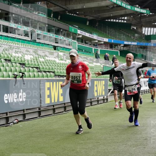 05.10.2025 - 20. swb-Marathon Bremen Michael Burmester http://msf.ph/oto/9330626 05.10.2025 13:02:47 Laufen im Stadion 97, 293, 518, 616, 721, 729, 764, 828, 843, 921, 1121, 1405, 1568, 1670, 1704, 1733, 1744, 1836, 1924, 1944, 2272, 2357, 2393, 2772, 2774, 2984, 3019, 3147, 3217, 3424, 3861, 3917, 3926, 3930, 4026, 4129, 4321, 4322, 4464, 4477, 4481, 4564, 4688, 4714, 4817, 4847, 4885, 4985, 5652, 5755, 5884, 5893, 6215, 6325, 6328, 6382, 6481, 6666, 7217, 7407, 7433, 7659, 8375, 8526, 8957, 428, 772, 1030, 1256, 1348, 1452, 1856, 1899, 2143, 2245, 2306, 2910 meine-sportfotos.de