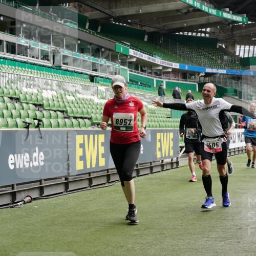 05.10.2025 - 20. swb-Marathon Bremen Michael Burmester http://msf.ph/oto/9330630 05.10.2025 13:02:47 Laufen im Stadion 97, 293, 518, 616, 721, 729, 764, 828, 843, 921, 1121, 1405, 1568, 1670, 1704, 1733, 1744, 1836, 1924, 1944, 2272, 2357, 2393, 2772, 2774, 2984, 3019, 3147, 3217, 3424, 3861, 3917, 3926, 3930, 4026, 4129, 4321, 4322, 4464, 4477, 4481, 4564, 4688, 4714, 4817, 4847, 4885, 4985, 5652, 5755, 5884, 5893, 6215, 6325, 6328, 6382, 6481, 6666, 7217, 7407, 7433, 7659, 8375, 8526, 8957, 428, 772, 1030, 1256, 1348, 1452, 1856, 1899, 2143, 2245, 2306, 2910 meine-sportfotos.de