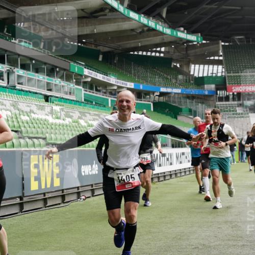 05.10.2025 - 20. swb-Marathon Bremen Michael Burmester http://msf.ph/oto/9330650 05.10.2025 13:02:48 Laufen im Stadion 97, 293, 518, 616, 721, 729, 764, 828, 843, 921, 1121, 1405, 1568, 1670, 1704, 1733, 1744, 1836, 1924, 1944, 2272, 2357, 2393, 2772, 2774, 2984, 3019, 3147, 3217, 3424, 3861, 3917, 3930, 4026, 4129, 4321, 4322, 4464, 4477, 4481, 4688, 4714, 4817, 4847, 4885, 4985, 5652, 5755, 5884, 5893, 6215, 6325, 6328, 6382, 6481, 6666, 7217, 7407, 7433, 7659, 8375, 8526, 8957, 428, 772, 1030, 1256, 1348, 1452, 1856, 1899, 2143, 2245, 2306, 2910 meine-sportfotos.de