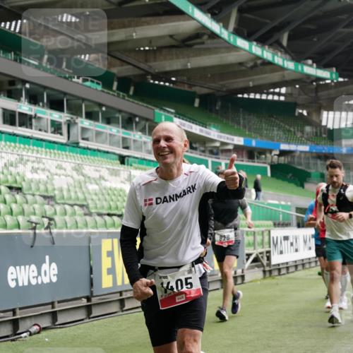 05.10.2025 - 20. swb-Marathon Bremen Michael Burmester http://msf.ph/oto/9330656 05.10.2025 13:02:48 Laufen im Stadion 97, 293, 518, 616, 721, 729, 764, 828, 843, 921, 1121, 1405, 1568, 1670, 1704, 1733, 1744, 1836, 1924, 1944, 2272, 2357, 2393, 2772, 2774, 2984, 3019, 3147, 3217, 3424, 3861, 3917, 3930, 4026, 4129, 4321, 4322, 4464, 4477, 4481, 4688, 4714, 4817, 4847, 4885, 4985, 5652, 5755, 5884, 5893, 6215, 6325, 6328, 6382, 6481, 6666, 7217, 7407, 7433, 7659, 8375, 8526, 8957, 428, 772, 1030, 1256, 1348, 1452, 1856, 1899, 2143, 2245, 2306, 2910 meine-sportfotos.de