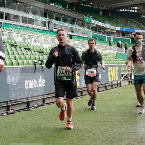 05.10.2025 - 20. swb-Marathon Bremen Michael Burmester http://msf.ph/oto/9330660 05.10.2025 13:02:49 Laufen im Stadion 97, 293, 518, 616, 721, 729, 764, 828, 843, 921, 1121, 1405, 1568, 1670, 1704, 1733, 1744, 1836, 1924, 1944, 2272, 2357, 2393, 2772, 2774, 2984, 3019, 3147, 3217, 3424, 3861, 3917, 3930, 4026, 4129, 4321, 4322, 4464, 4477, 4481, 4688, 4714, 4817, 4847, 4885, 4985, 5652, 5755, 5884, 5893, 6215, 6325, 6328, 6382, 6481, 6666, 7217, 7407, 7433, 7659, 8375, 8526, 8957, 428, 772, 1030, 1256, 1348, 1452, 1744, 1856, 1899, 1924, 2143, 2306, 2910 meine-sportfotos.de