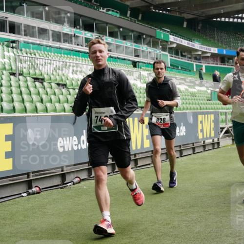 05.10.2025 - 20. swb-Marathon Bremen Michael Burmester http://msf.ph/oto/9330664 05.10.2025 13:02:50 Laufen im Stadion 97, 293, 518, 616, 721, 729, 764, 828, 843, 921, 1121, 1405, 1568, 1670, 1704, 1733, 1836, 1944, 2272, 2357, 2393, 2772, 2774, 2984, 3019, 3147, 3217, 3424, 3861, 3917, 3930, 4026, 4129, 4321, 4322, 4464, 4477, 4481, 4688, 4714, 4817, 4847, 4885, 4985, 5652, 5755, 5884, 5893, 6215, 6325, 6328, 6382, 6417, 6481, 6666, 7217, 7407, 7433, 7659, 8375, 8526, 8957, 428, 772, 1030, 1256, 1348, 1452, 1744, 1856, 1899, 1924, 2143, 2306, 2910 meine-sportfotos.de