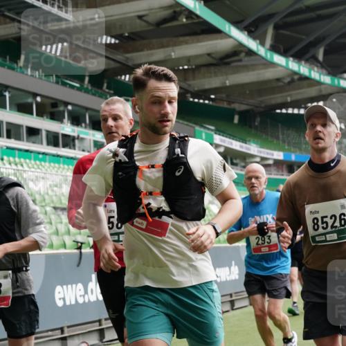 05.10.2025 - 20. swb-Marathon Bremen Michael Burmester http://msf.ph/oto/9330678 05.10.2025 13:02:51 Laufen im Stadion 97, 293, 518, 616, 721, 729, 764, 828, 843, 921, 1121, 1405, 1568, 1670, 1704, 1733, 1836, 1944, 2272, 2357, 2393, 2407, 2772, 2774, 2984, 3019, 3147, 3217, 3424, 3861, 3917, 4026, 4129, 4321, 4322, 4464, 4477, 4481, 4688, 4714, 4817, 4847, 4885, 4985, 5652, 5755, 5884, 6215, 6325, 6328, 6382, 6417, 6481, 6666, 7217, 7407, 7433, 7659, 8375, 8526, 8957, 428, 772, 1030, 1256, 1348, 1452, 1744, 1856, 1899, 1924, 2143, 2306, 2910 meine-sportfotos.de