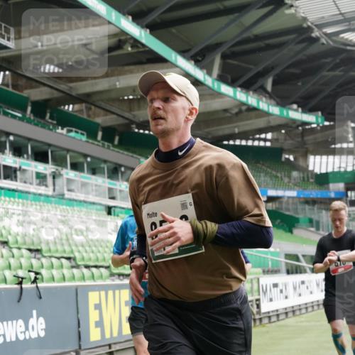 05.10.2025 - 20. swb-Marathon Bremen Michael Burmester http://msf.ph/oto/9330682 05.10.2025 13:02:52 Laufen im Stadion 97, 293, 375, 518, 616, 721, 729, 764, 828, 843, 921, 1121, 1405, 1568, 1670, 1704, 1733, 1836, 1944, 2272, 2357, 2393, 2407, 2772, 2774, 2984, 3019, 3147, 3217, 3424, 3861, 3917, 4026, 4129, 4321, 4322, 4464, 4477, 4481, 4688, 4714, 4817, 4847, 4885, 4985, 5527, 5652, 5755, 5884, 6215, 6325, 6328, 6382, 6417, 6481, 6666, 7217, 7407, 7433, 7540, 7659, 8375, 8526, 8957, 772, 1030, 1256, 1348, 1452, 1744, 1856, 1899, 1924, 2143, 2306, 2910 meine-sportfotos.de