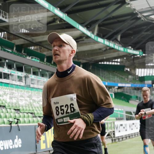 05.10.2025 - 20. swb-Marathon Bremen Michael Burmester http://msf.ph/oto/9330684 05.10.2025 13:02:52 Laufen im Stadion 97, 293, 375, 518, 616, 721, 729, 764, 828, 843, 921, 1121, 1405, 1568, 1670, 1704, 1733, 1836, 1944, 2272, 2357, 2393, 2407, 2772, 2774, 2984, 3019, 3147, 3217, 3424, 3861, 3917, 4026, 4129, 4321, 4322, 4464, 4477, 4481, 4688, 4714, 4817, 4847, 4885, 4985, 5527, 5652, 5755, 5884, 6215, 6325, 6328, 6382, 6417, 6481, 6666, 7217, 7407, 7433, 7540, 7659, 8375, 8526, 8957, 772, 1030, 1256, 1348, 1452, 1744, 1856, 1899, 1924, 2143, 2306, 2910 meine-sportfotos.de