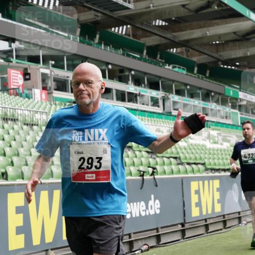 05.10.2025 - 20. swb-Marathon Bremen Michael Burmester http://msf.ph/oto/9330692 05.10.2025 13:02:53 Laufen im Stadion 97, 227, 293, 375, 518, 616, 721, 729, 764, 828, 843, 921, 1121, 1405, 1568, 1670, 1704, 1733, 1836, 1944, 2272, 2357, 2393, 2407, 2772, 2774, 2960, 2984, 3019, 3147, 3217, 3424, 3861, 3917, 4026, 4129, 4321, 4322, 4464, 4477, 4481, 4688, 4714, 4817, 4847, 4885, 4985, 5527, 5652, 5755, 5884, 6215, 6325, 6328, 6382, 6417, 6481, 6666, 7217, 7407, 7433, 7540, 7659, 8375, 8526, 8957, 772, 1030, 1256, 1348, 1452, 1744, 1856, 1899, 1924, 2143, 2306, 2910 meine-sportfotos.de
