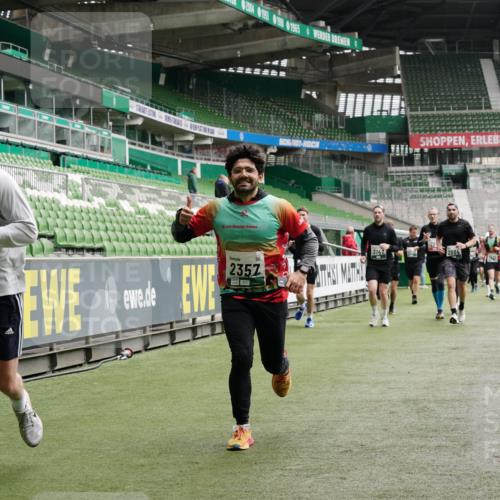 05.10.2025 - 20. swb-Marathon Bremen Michael Burmester http://msf.ph/oto/9330714 05.10.2025 13:02:57 Laufen im Stadion 97, 227, 293, 375, 518, 616, 721, 729, 764, 828, 921, 1121, 1405, 1568, 1670, 1704, 1733, 1836, 1944, 2357, 2393, 2407, 2597, 2772, 2774, 2960, 2984, 3019, 3147, 3217, 3424, 3917, 4026, 4129, 4321, 4322, 4464, 4481, 4688, 4714, 4769, 4817, 4847, 4885, 4985, 5431, 5527, 5652, 5755, 5867, 5884, 6215, 6325, 6417, 6481, 6666, 7217, 7315, 7316, 7407, 7433, 7540, 7653, 7659, 8375, 8526, 8957, 772, 843, 1030, 1256, 1348, 1452, 1744, 1856, 1899, 1924, 2143, 2272, 2306, 2910, 3217 meine-sportfotos.de