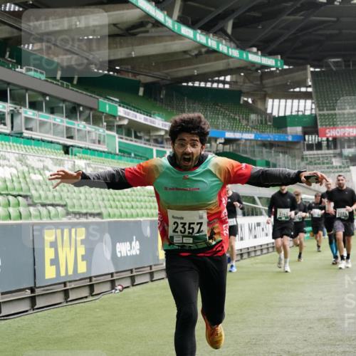 05.10.2025 - 20. swb-Marathon Bremen Michael Burmester http://msf.ph/oto/9330716 05.10.2025 13:02:58 Laufen im Stadion 97, 227, 293, 375, 518, 616, 721, 729, 764, 828, 921, 1121, 1405, 1568, 1670, 1704, 1733, 1836, 1944, 2357, 2393, 2407, 2597, 2772, 2774, 2960, 2984, 3019, 3147, 3424, 3917, 4026, 4129, 4321, 4322, 4464, 4481, 4688, 4714, 4769, 4817, 4847, 4885, 4985, 5431, 5527, 5652, 5755, 5763, 5867, 5884, 6215, 6325, 6417, 6481, 6666, 7217, 7315, 7316, 7407, 7433, 7540, 7653, 7659, 8375, 8526, 8957, 772, 843, 1030, 1256, 1348, 1452, 1744, 1856, 1899, 1924, 2143, 2272, 2306, 2910, 3217 meine-sportfotos.de